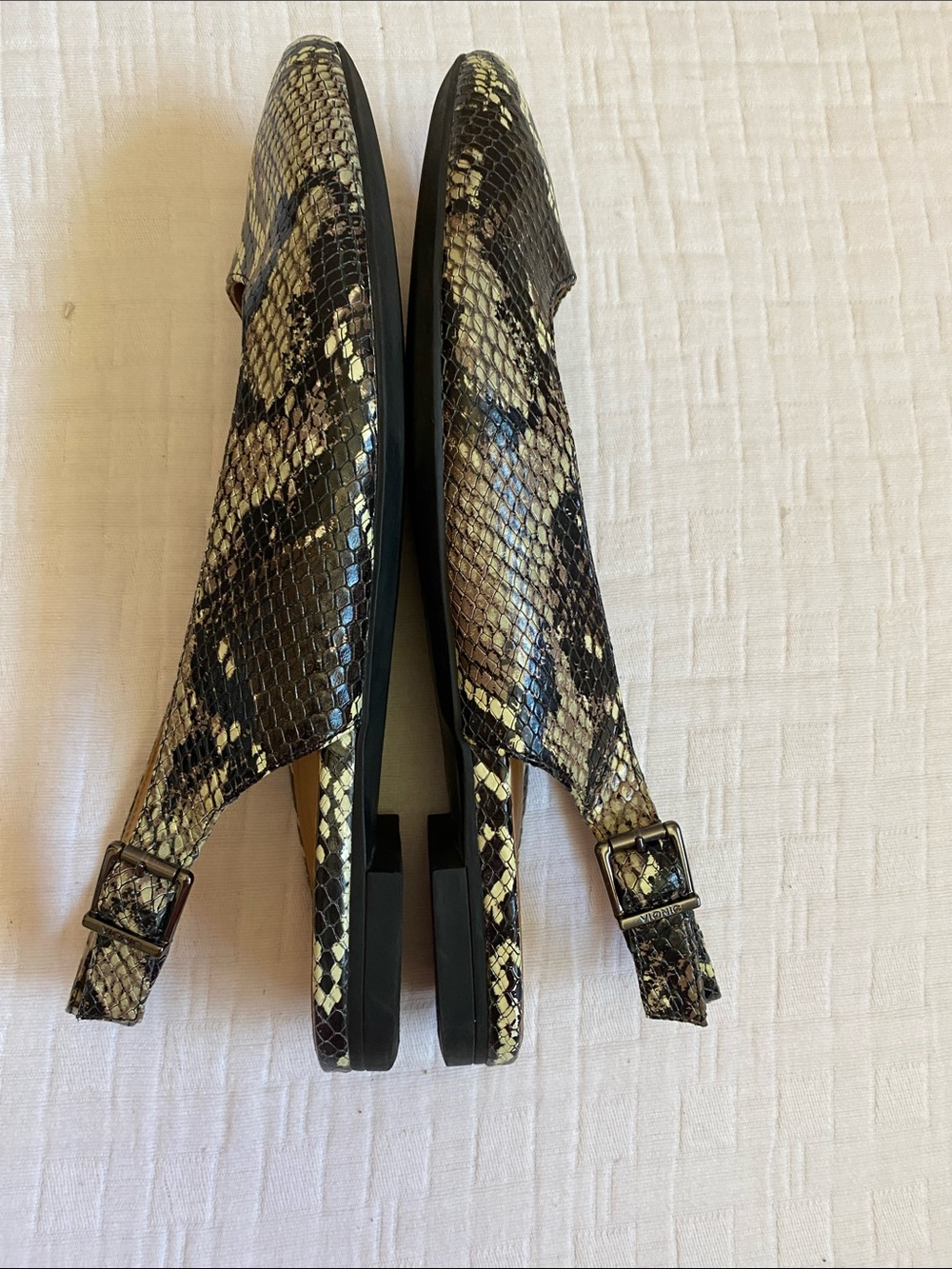 VIONIC Black and Cream Snake-Print Pointed Slingback Flats - Picture 4 of 7